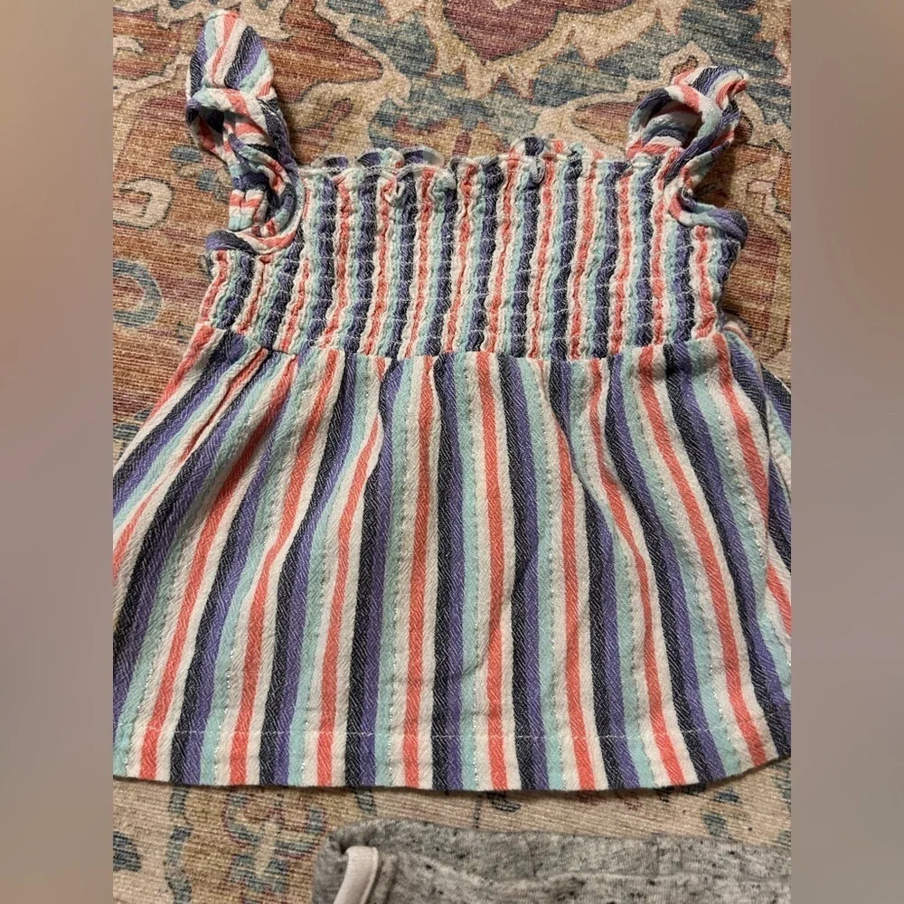Striped Top and Gray Shorts Set size 9-12 months